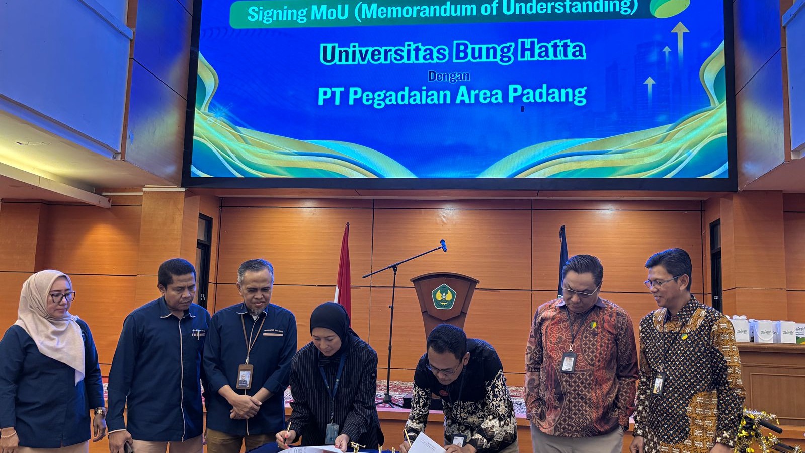 Universitas Bung Hatta dan PT Pegadaian Perkuat Kerja Sama Pendidikan dan Literasi Keuangan melalui kegiatan Kuliah Umum